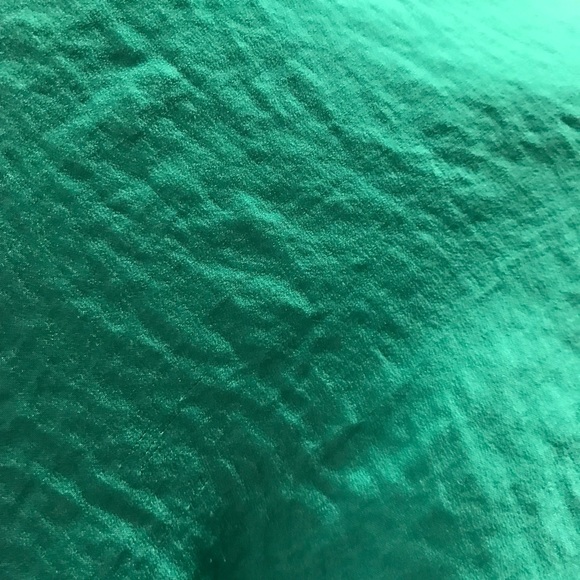 🎉HP 5/18🎉 H&M green blouse - Picture 5 of 5